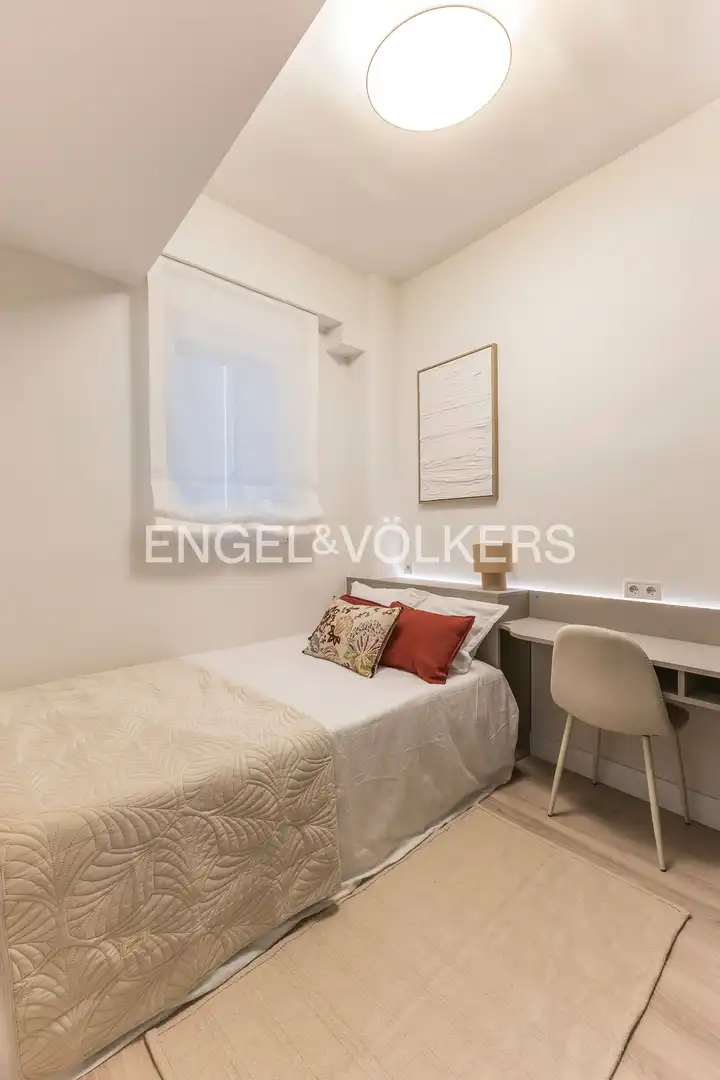 Habitación de Piso en venta en  Madrid Capital con Aire acondicionado y Calefacción