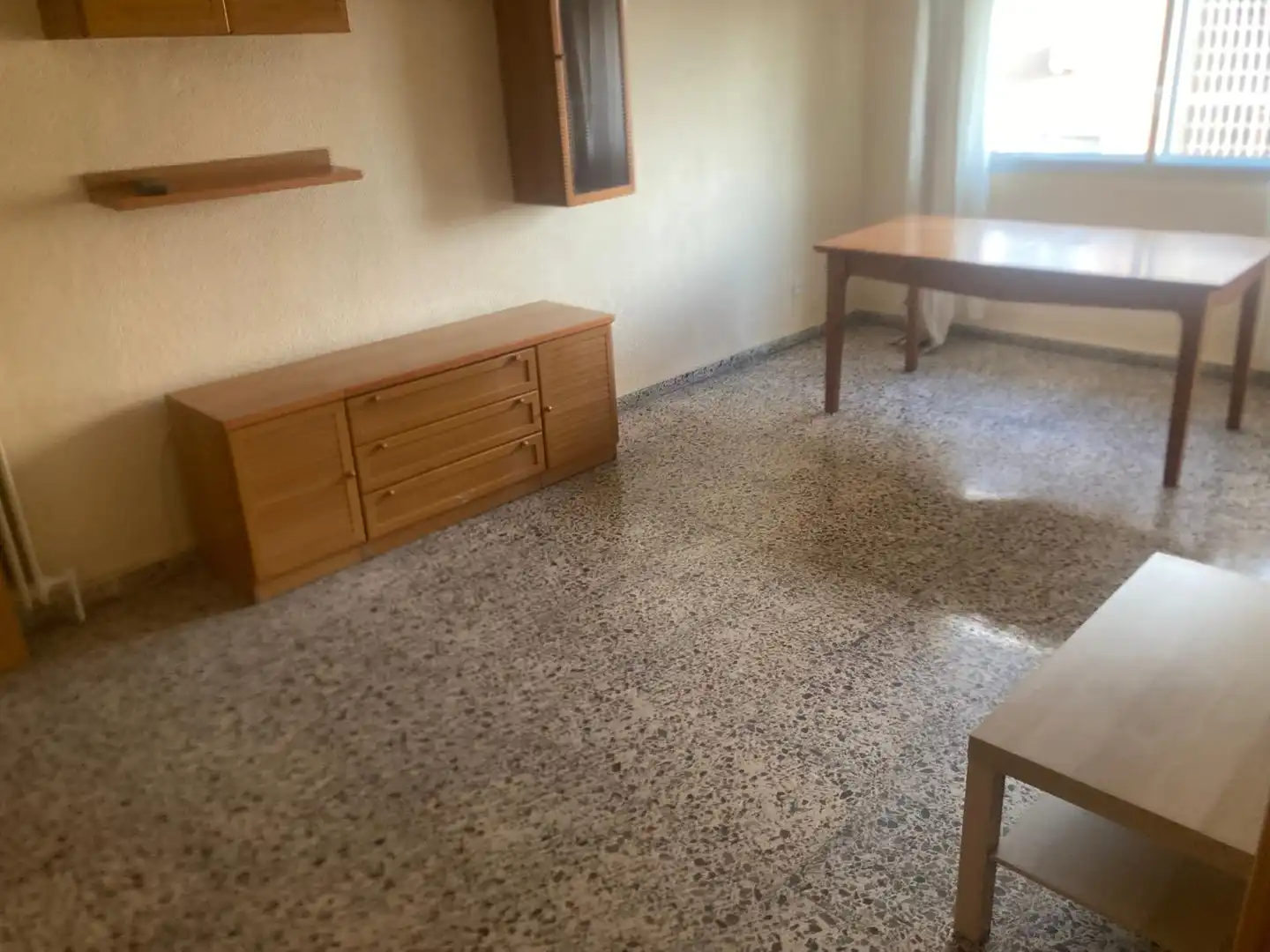 Sala de estar de Piso en venta en Toledo con Calefacción, Balcón y Piscina comunitaria