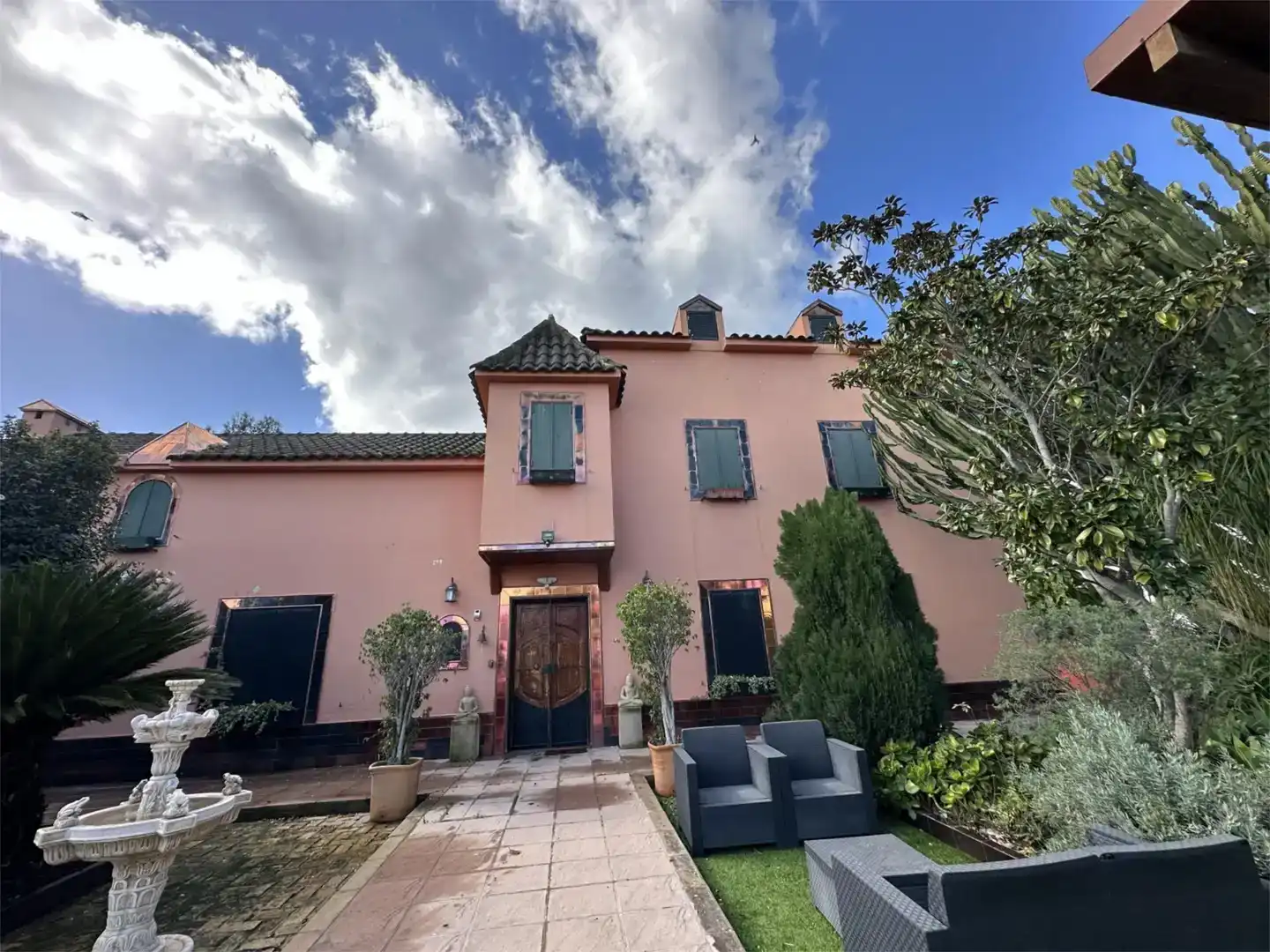 Vista exterior de Piso en venta en Las Pajanosas