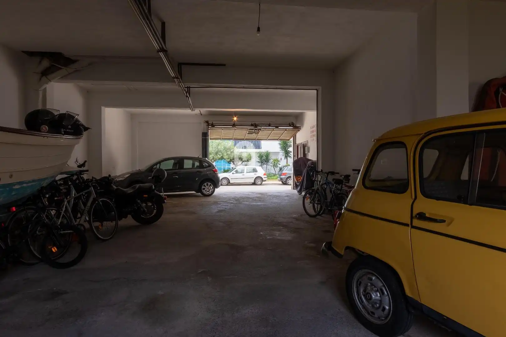 Aparcament de Edifici en venda en Pollença