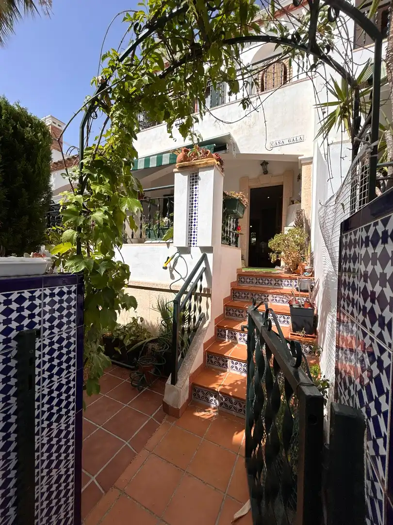 Casa adosada en venda en Orihuela amb Aire condicionat, Jardí privat i Terrassa