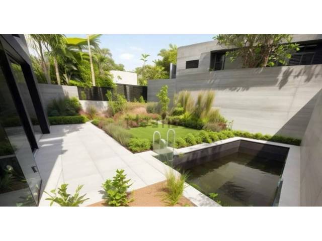 Casa-chalet en Venta en Calle Isla Soledad en Valdezarza