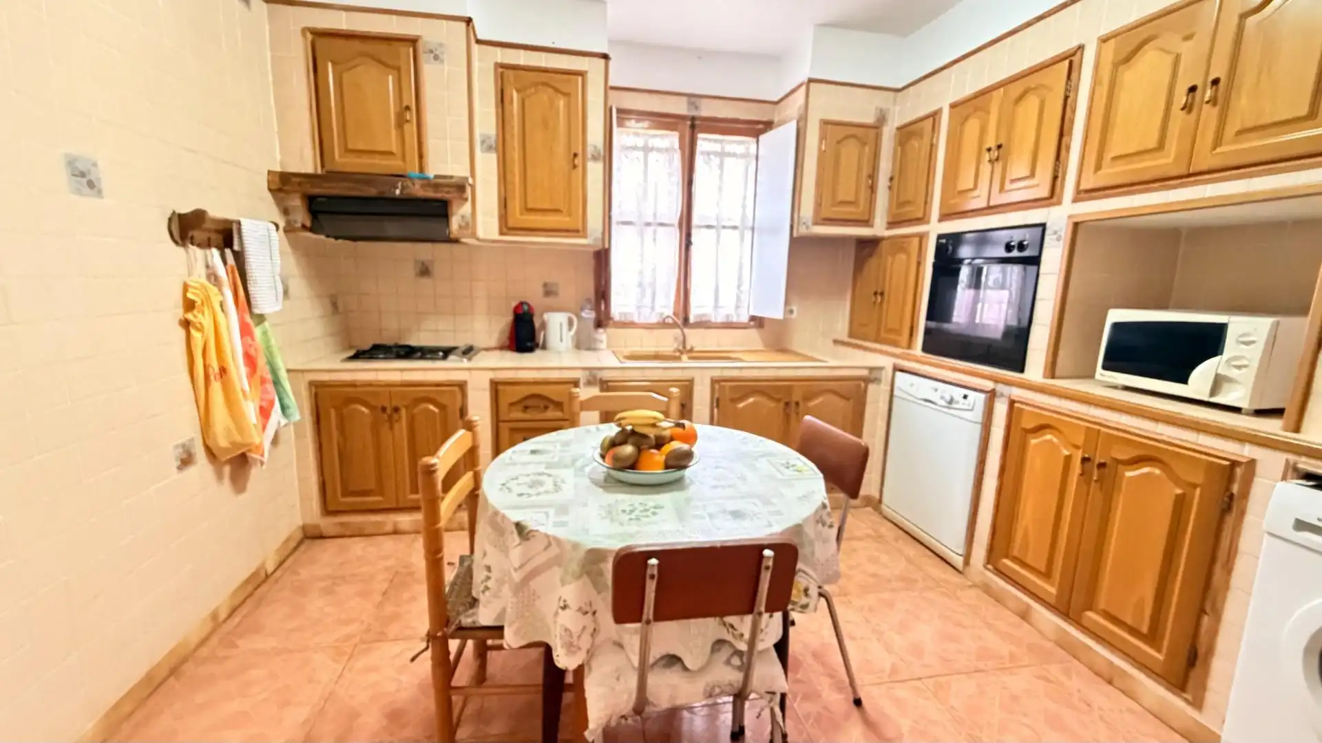 Kitchen of Houses for sale in Elche / Elx  with Heating, Private garden and Storage room