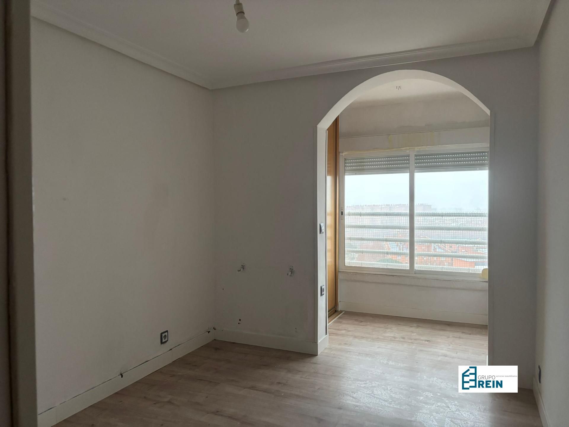 Bedroom of Flat for sale in  Madrid Capital