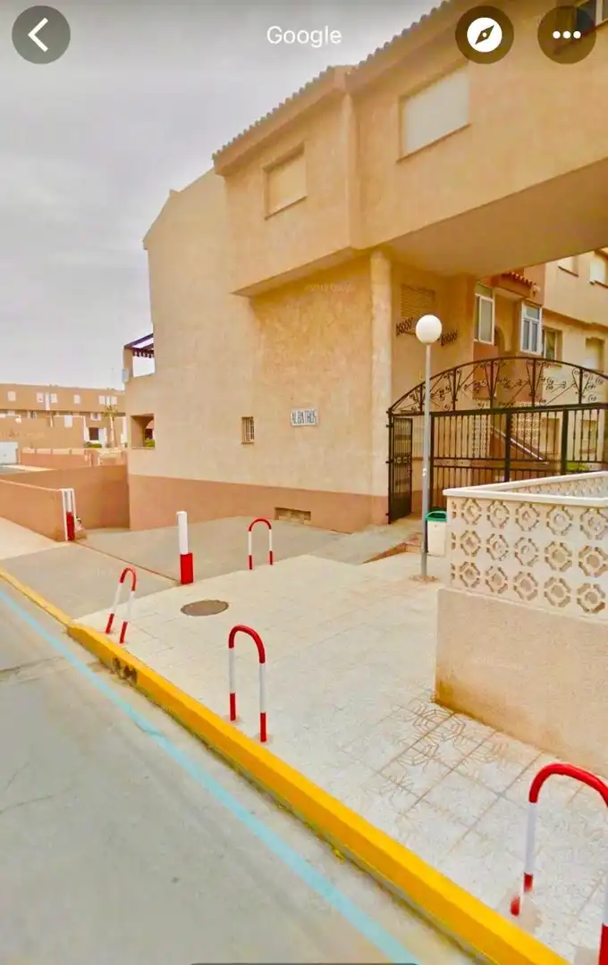 Aparcament de Dúplex de lloguer en La Manga del Mar Menor amb Terrassa, Piscina i Moblat