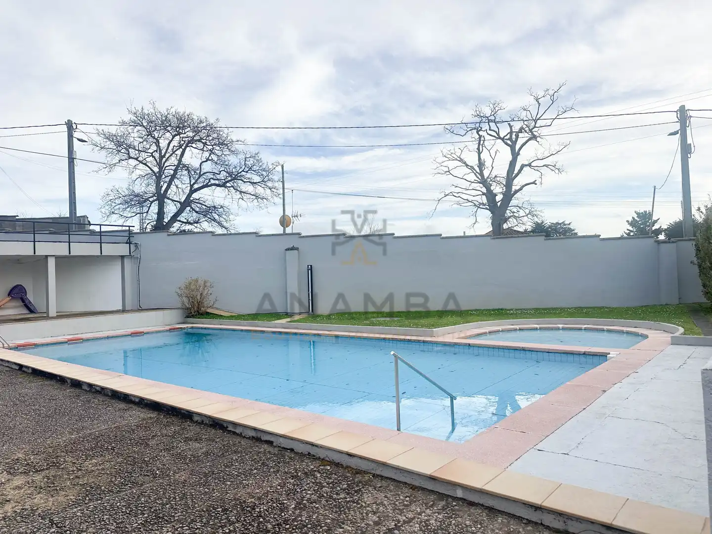 Piscina de Casa o xalet en venda en Gijón  amb Traster i Piscina