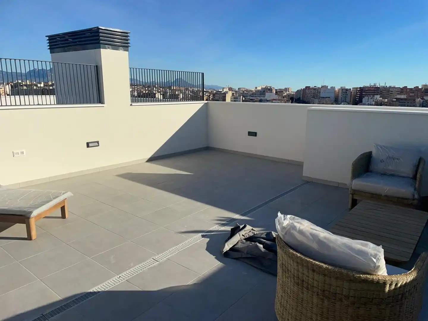 Terrace of Attic for sale in Alicante / Alacant  with Air Conditioner, Terrace and Storage room