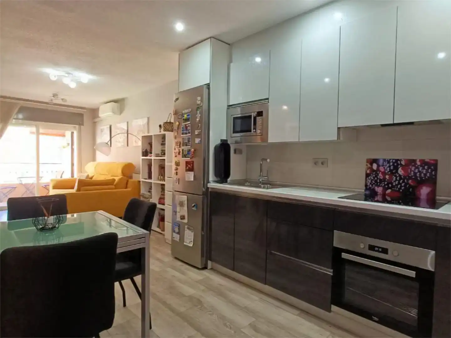 Cuina de Apartament en venda en Roquetas de Mar amb Aire condicionat
