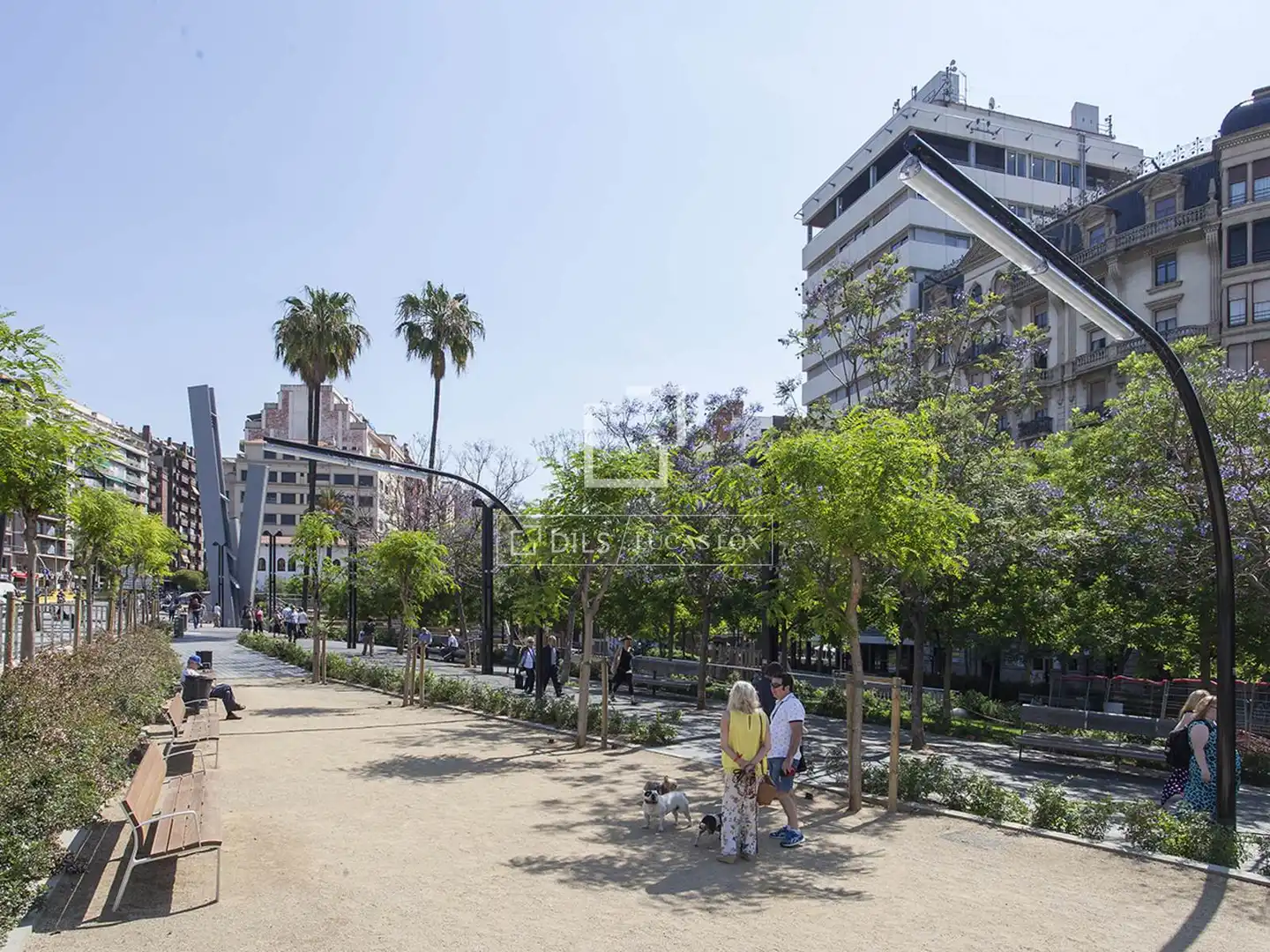 Vista exterior de Piso en venta en Barcelona con Calefacción, Amueblado y Balcón