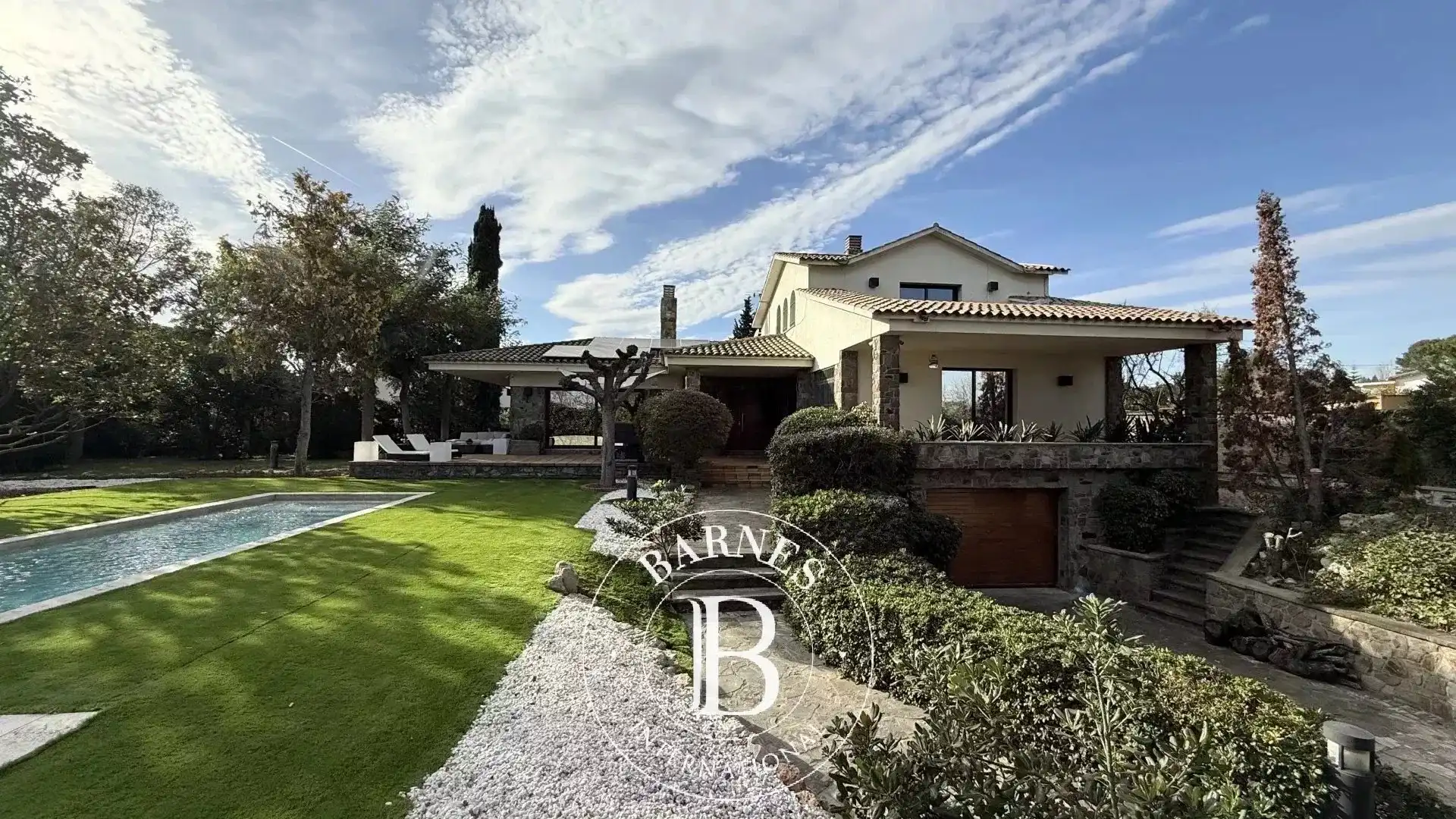 Jardí de Casa o xalet en venda en Cerdanyola del Vallès amb Aire condicionat, Calefacció i Jardí privat