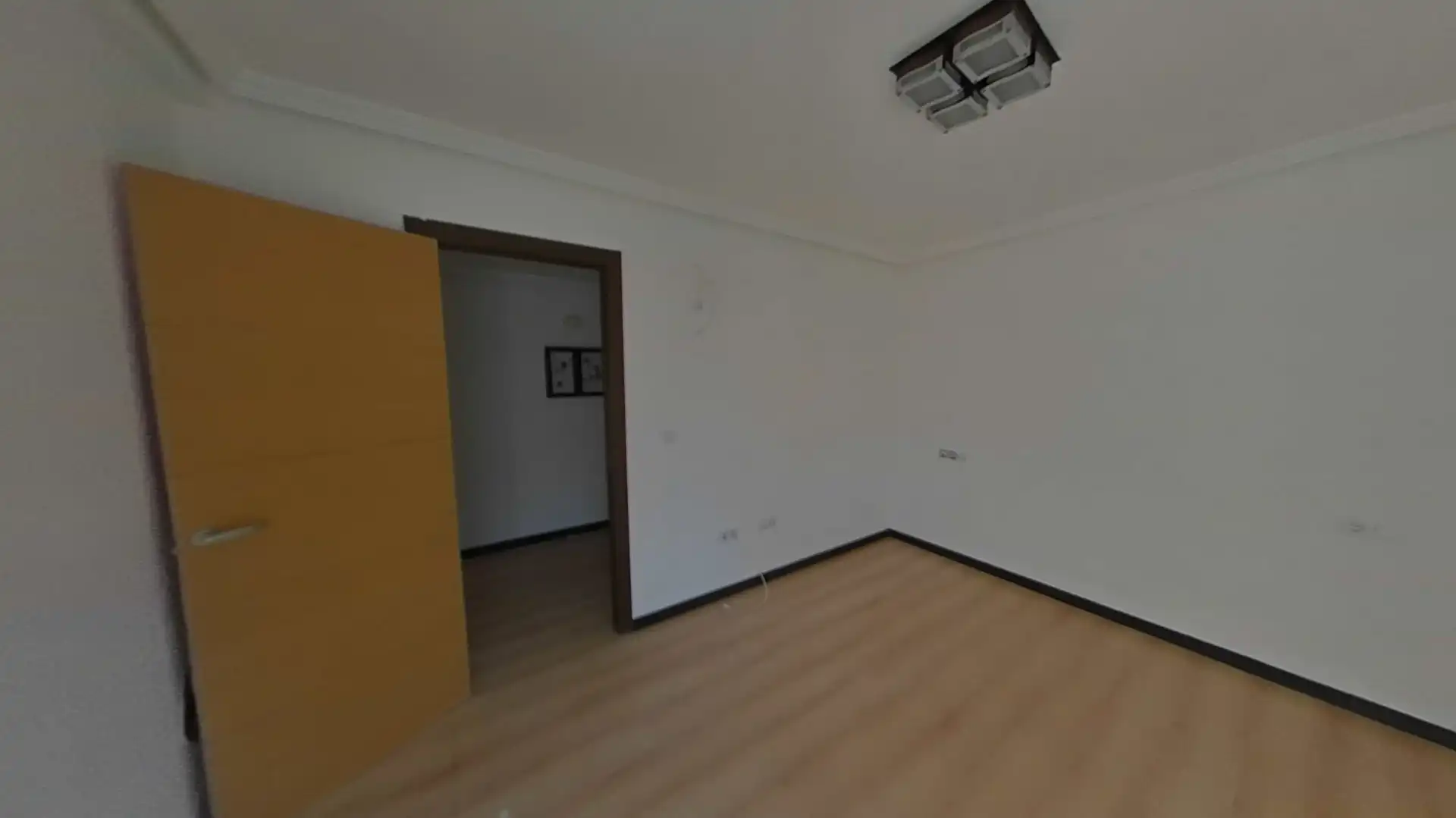 Piso en venta en Linares