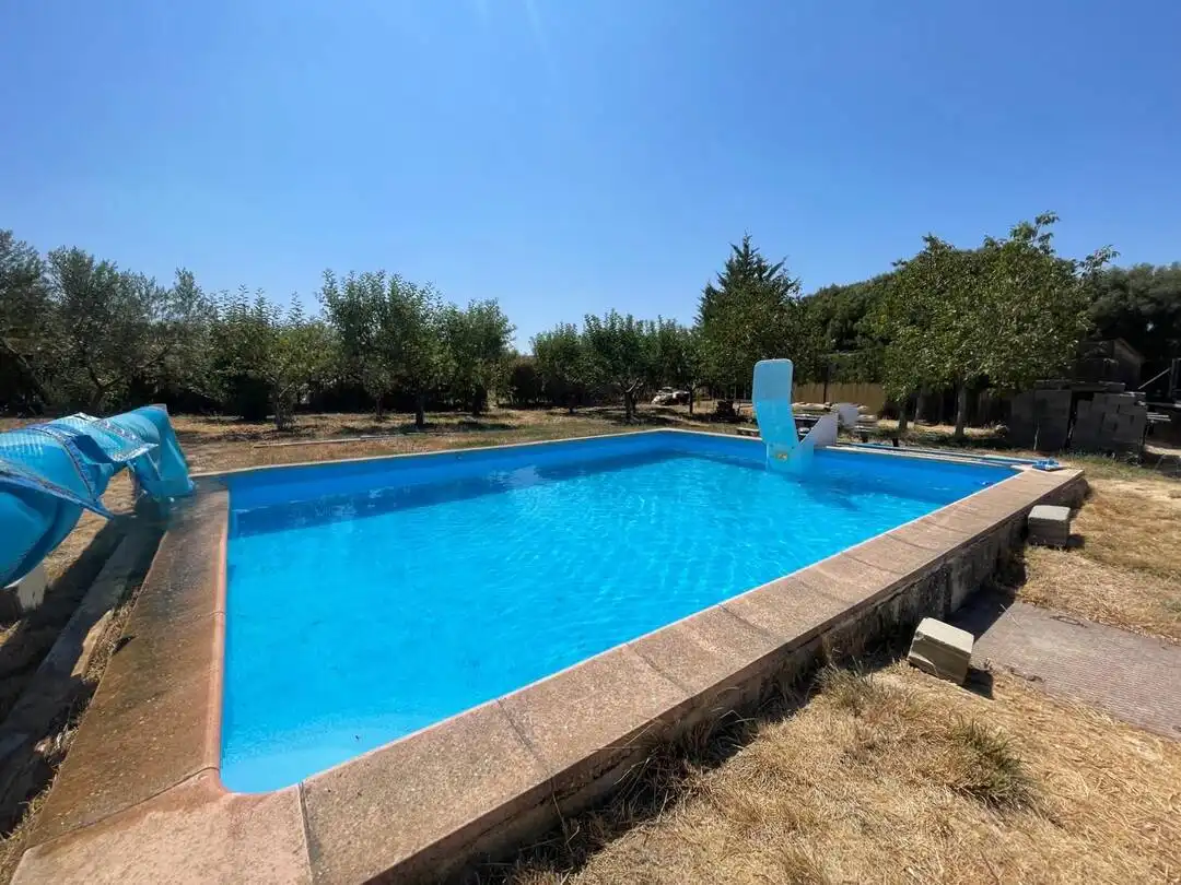 Piscina de Terreno en venta en Pueyo / Puiu