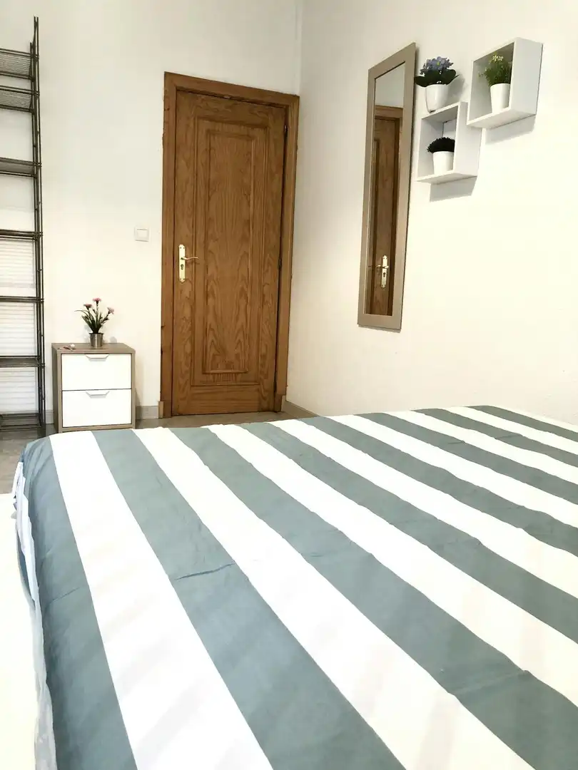 Dormitori de Pis per a compartir en Madrid amb Calefacció i Rentadora