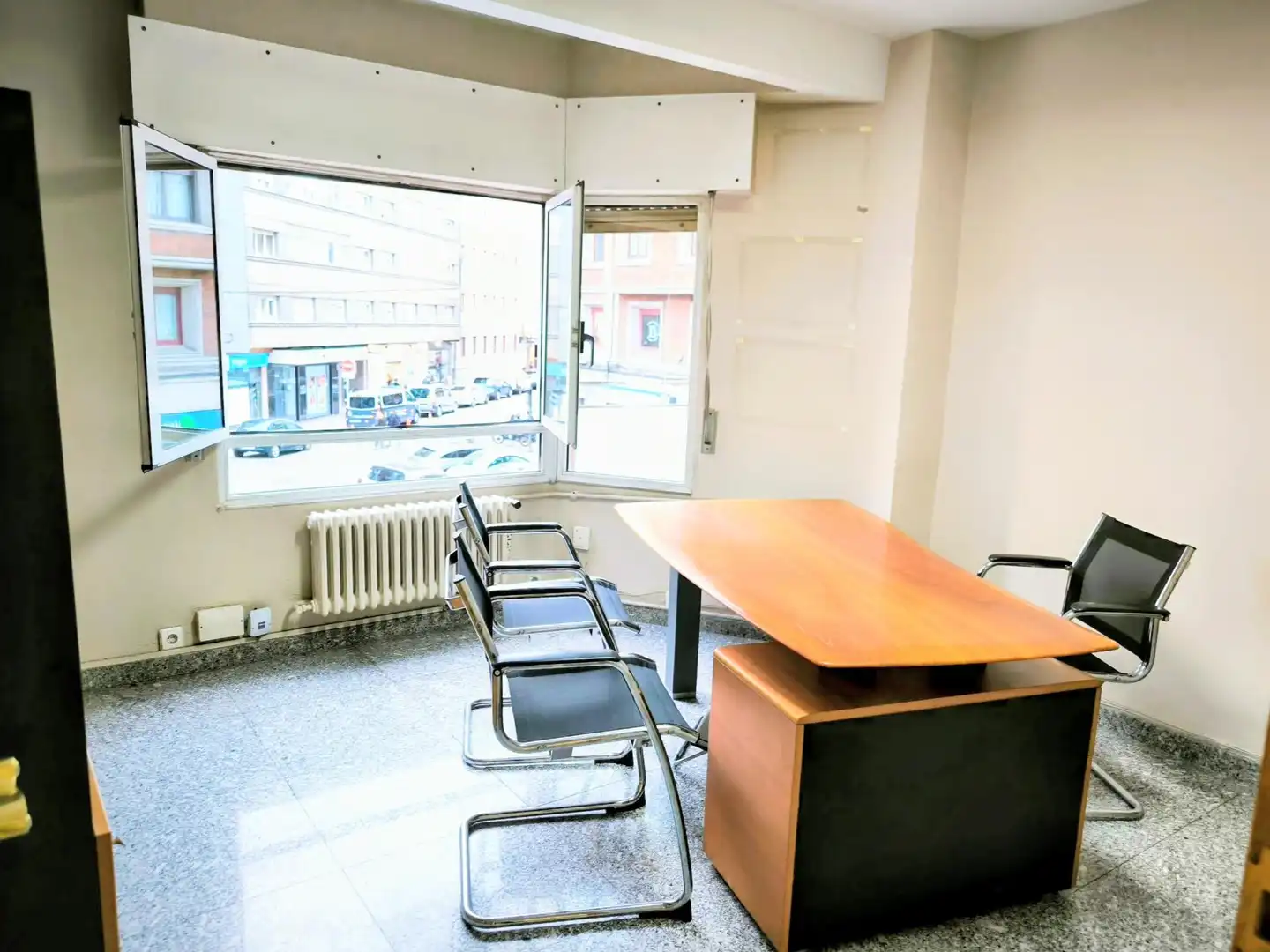 Ufficio con ascensore in vendita a Centro Ciudad, imagen 2