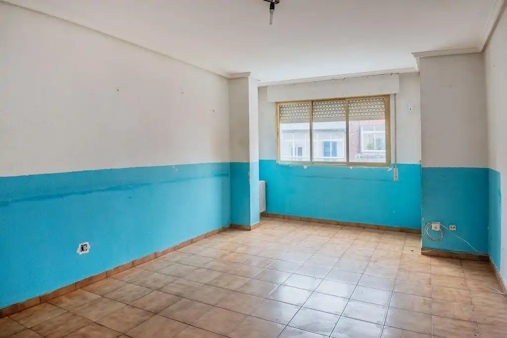 Flat for sale in Calle de Emiliano Sánchez Lombas, imagen 2