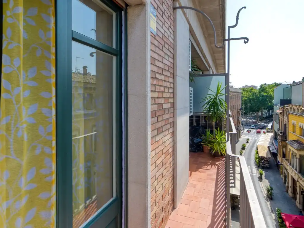 Exterior view of Flat for sale in Figueres  with Air Conditioner
