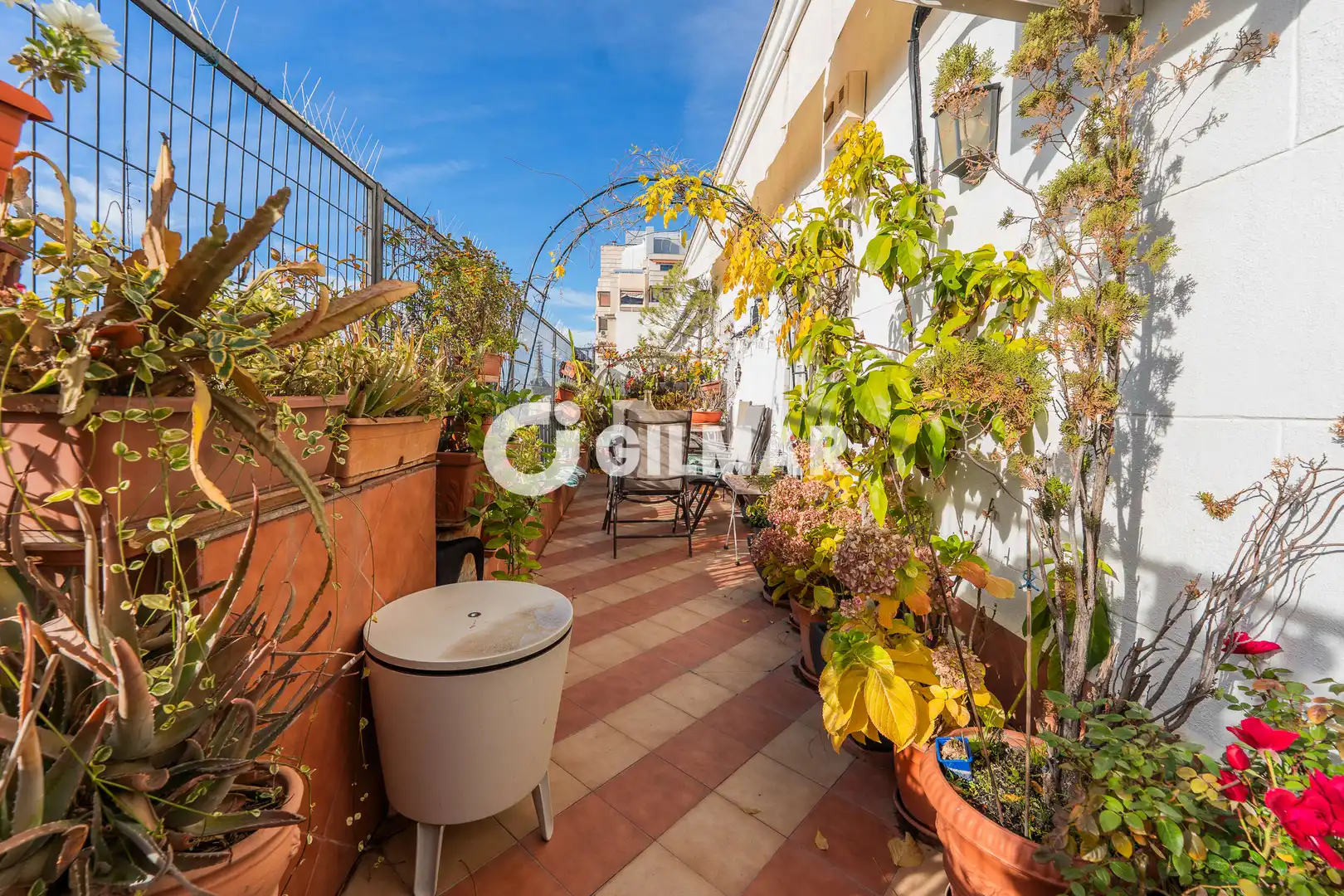 Terraza de Ático en venta en Madrid con Calefacción y Balcón
