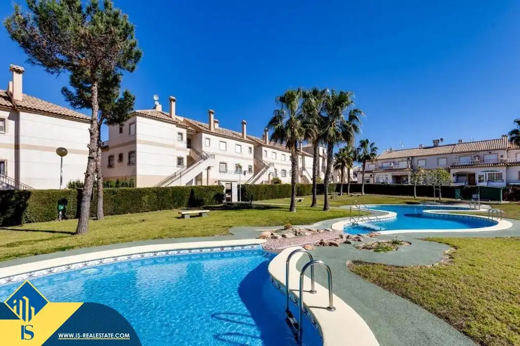 Bungalow amb piscina en venda a Nueva Torrevieja - Aguas Nuevas, imagen 16