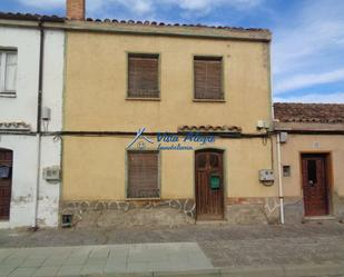 Vista exterior de Casa o xalet en venda en Tirgo amb Calefacció