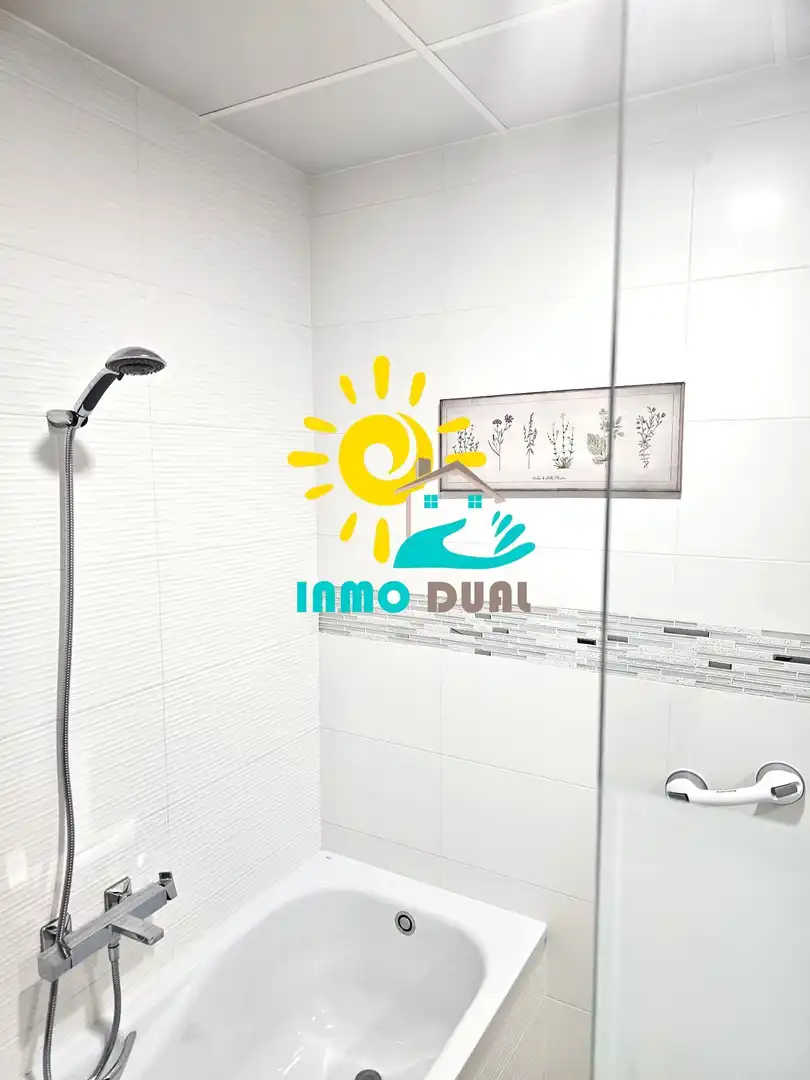Bathroom of Apartments for sale in Badajoz  with Air Conditioner and Storage room
