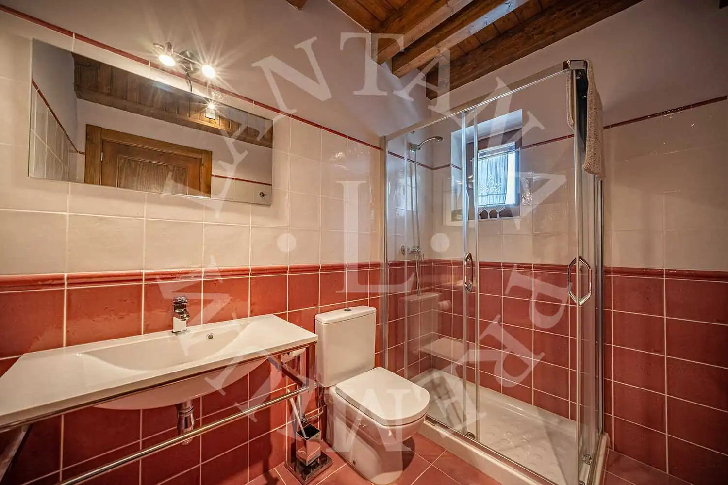 Baño de Casa adosada en venta en Vielha e Mijaran con Calefacción, Jardín privado y Parquet