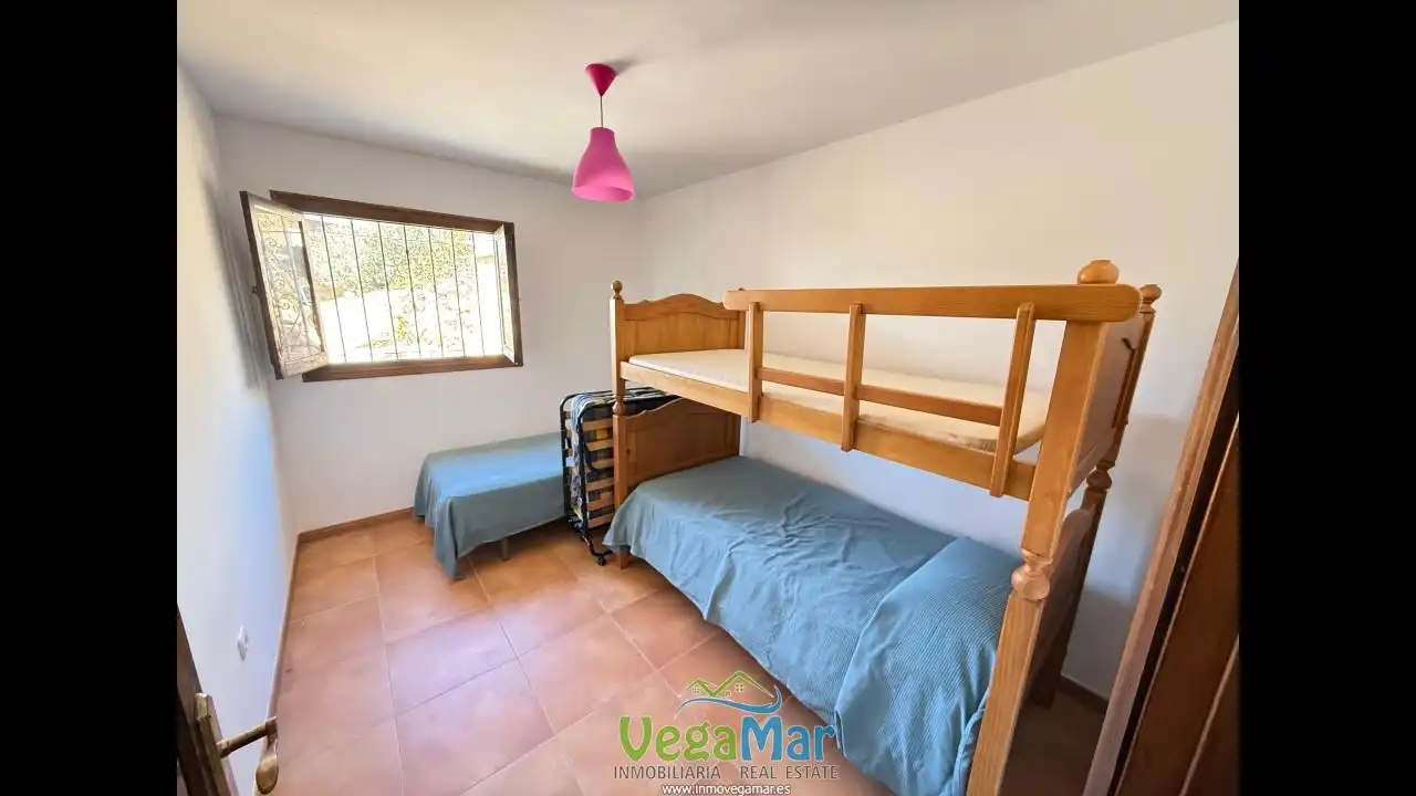 Dormitori de Finca rústica en venda en Otívar amb Jardí privat, Terrassa i Piscina