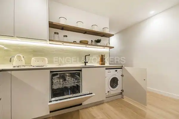 Kitchen of Flat for sale in Madrid  with Air Conditioner, Heating and Parquet flooring