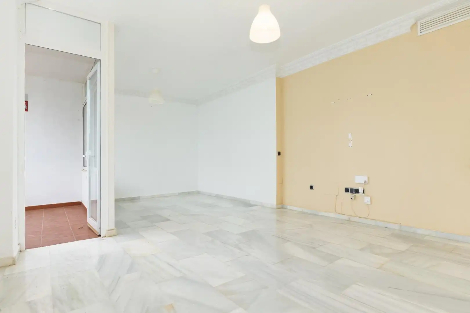 Apartment with terrace for sale in El Pinillo, imagen 4