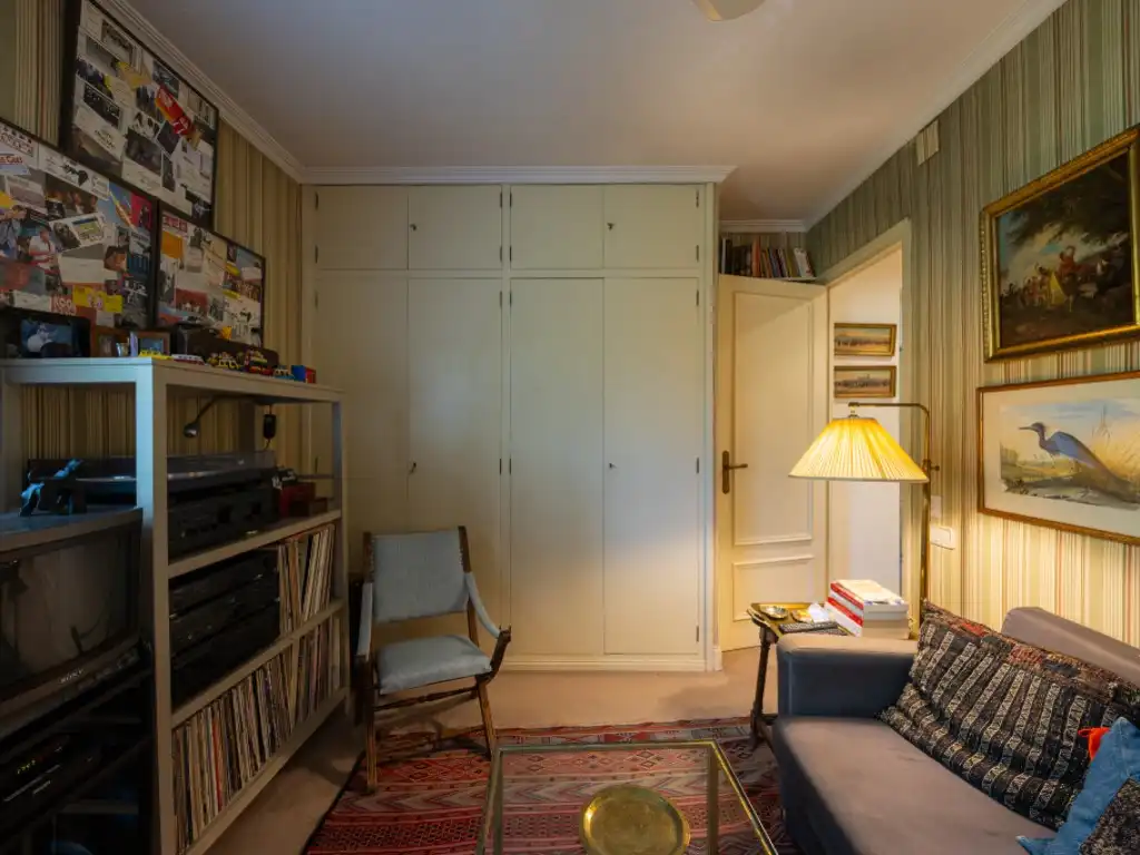 Habitación de Casa o chalet en venta en Madrid con Balcón