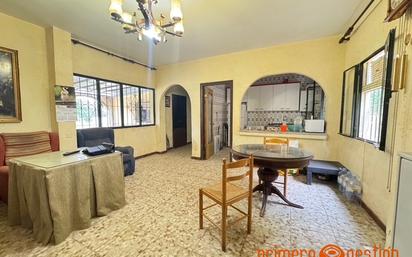 House or chalet for sale in Carmona  with Air Conditioner, Heating and Swimming Pool