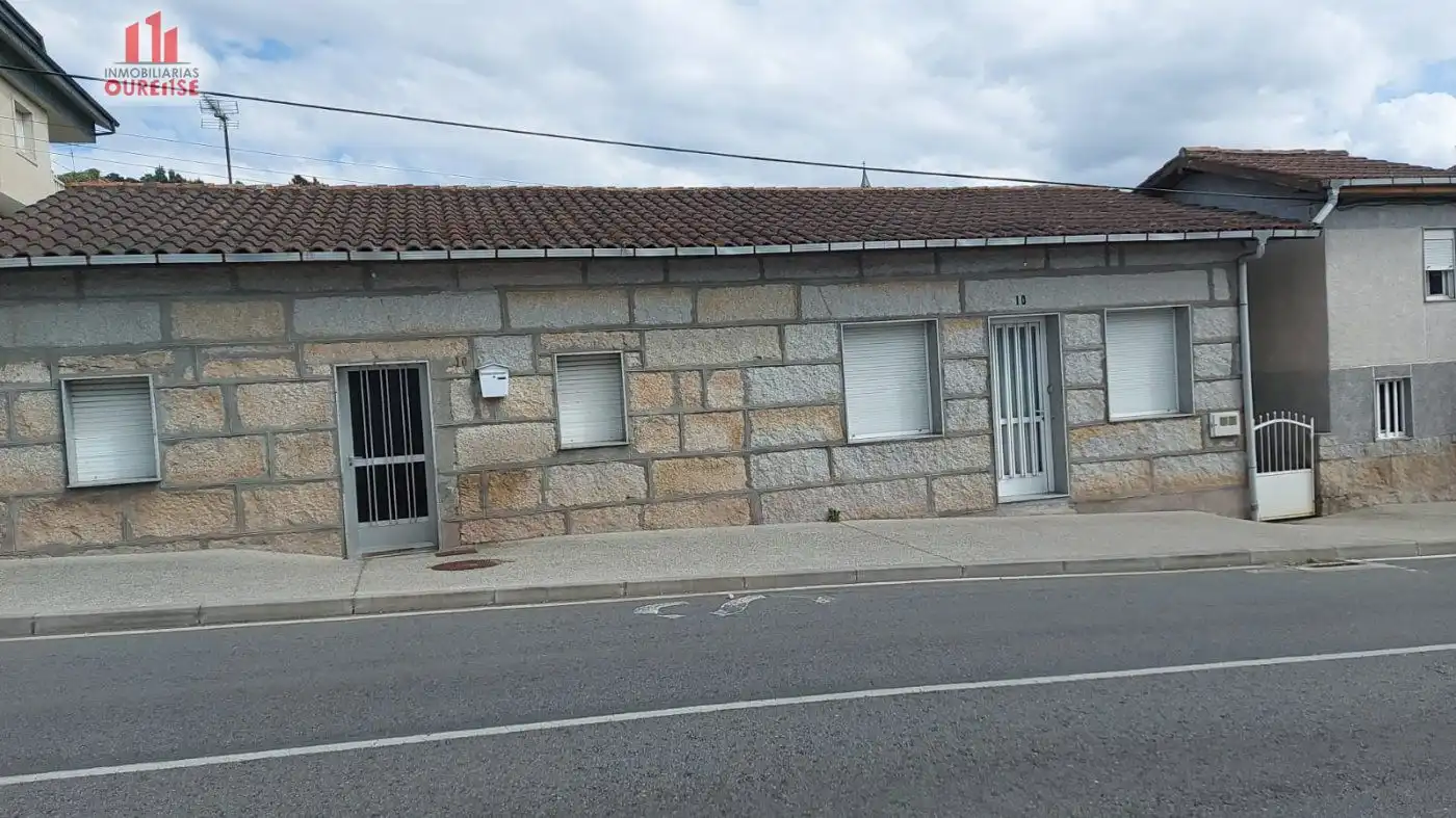 Exterior view of Houses for sale in Ourense Capital   with Private garden, Storage room and Furnished