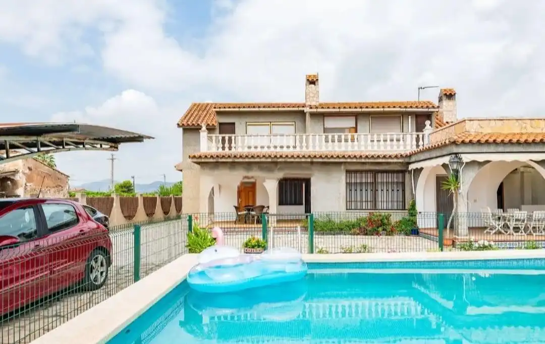 Piscina de Casa o chalet en venta en Castellón de la Plana / Castelló de la Plana con Jardín privado, Terraza y Piscina