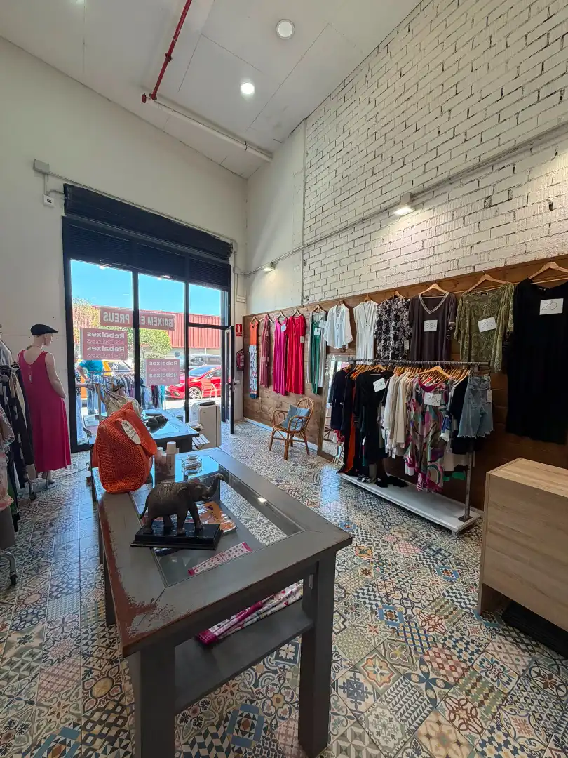 Business premises for sale in Can Tintorer - Can Tries, imagen 2