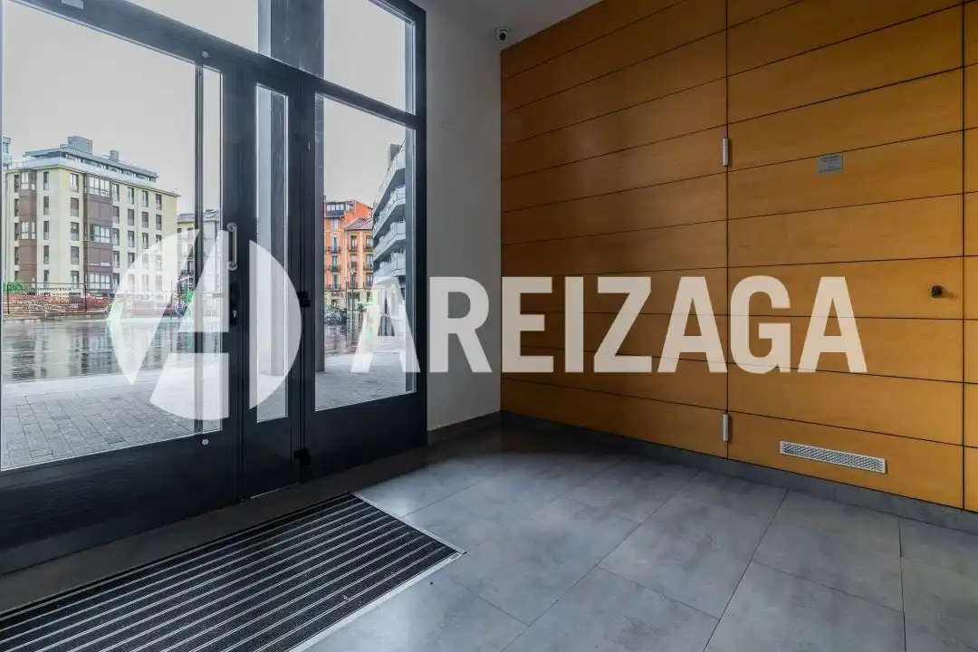 Piso en venta en Donostia - San Sebastián  con Calefacción, Terraza y Trastero