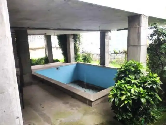 Piscina de Casa o xalet en venda en Vigo  amb Calefacció, Jardí privat i Parquet