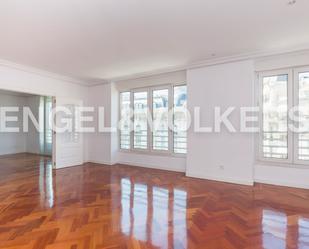 Living room of Apartment to rent in  Madrid Capital  with Air Conditioner, Heating and Parquet flooring