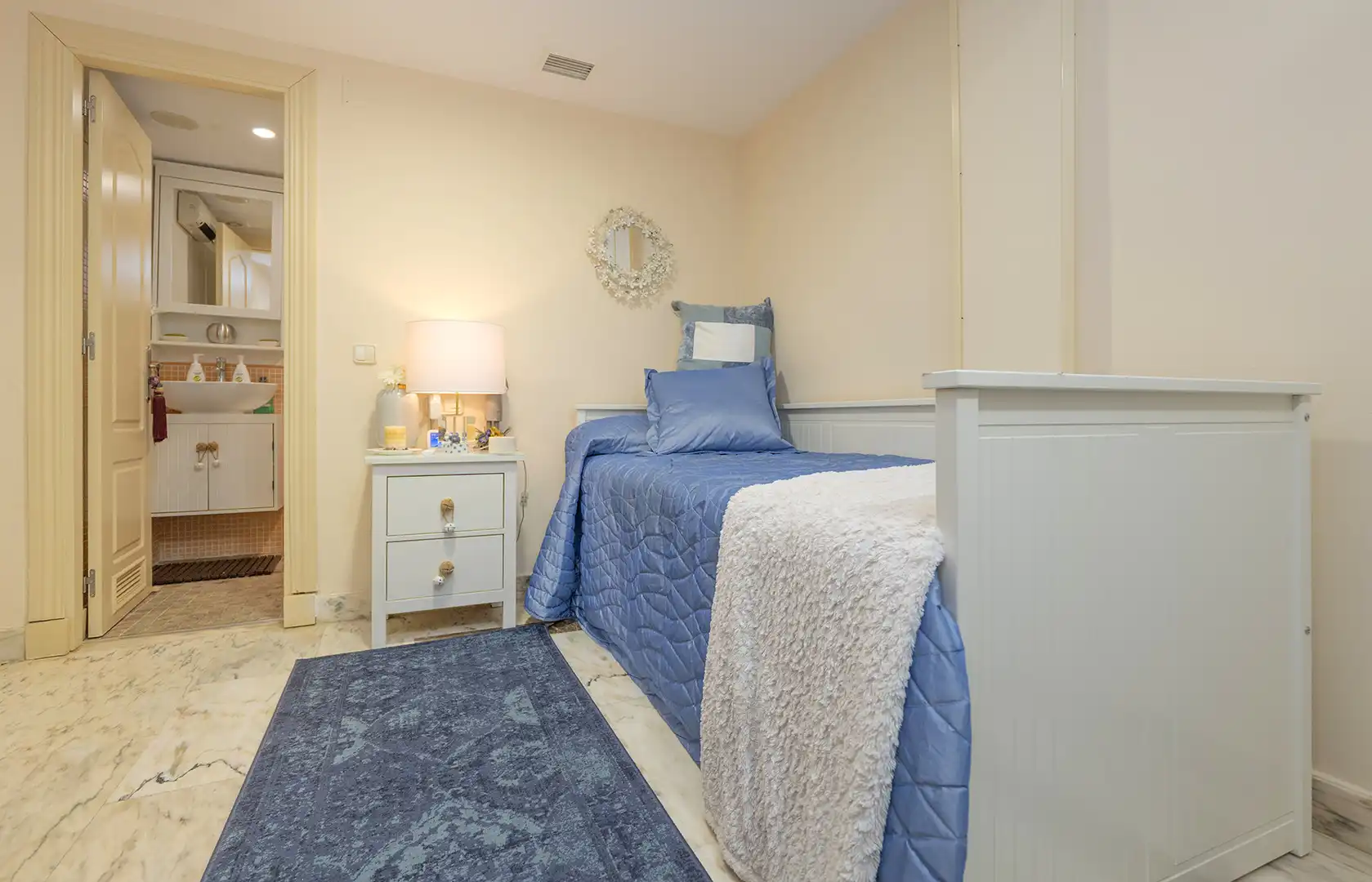 Habitación de Casa adosada en venta en Benalmádena con Terraza, Piscina y Internet