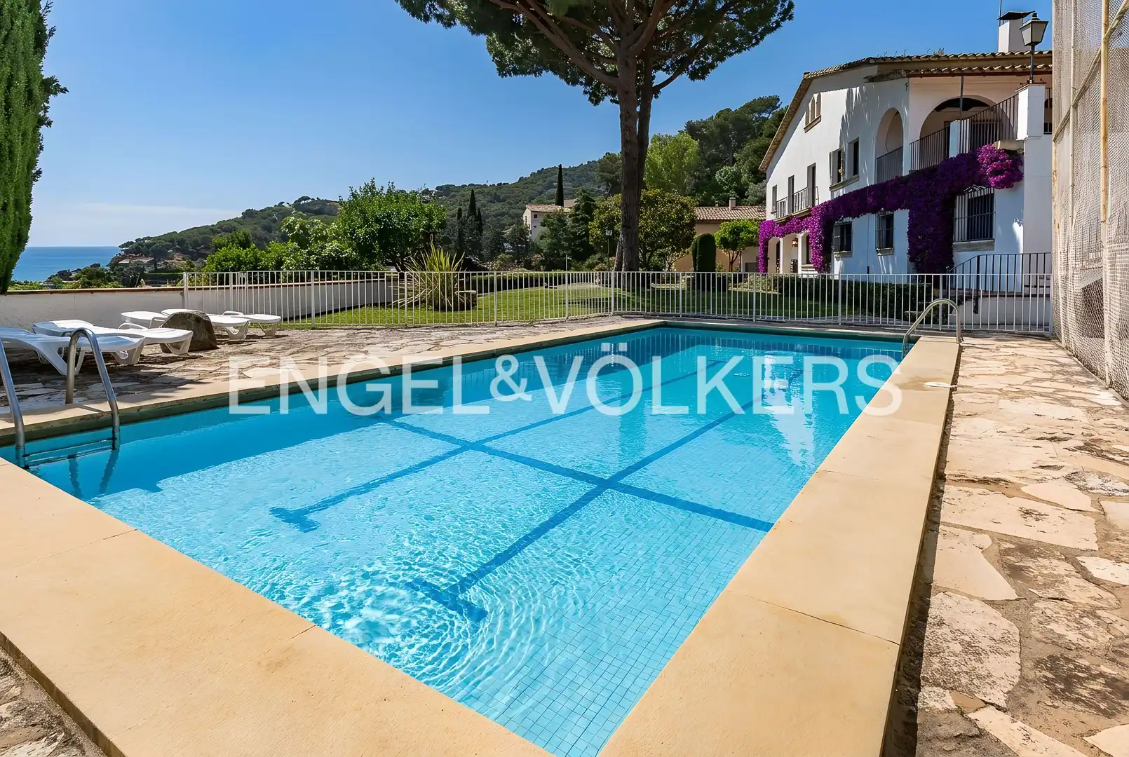 Piscina de Casa o xalet en venda en Premià de Dalt amb Calefacció, Jardí privat i Terrassa