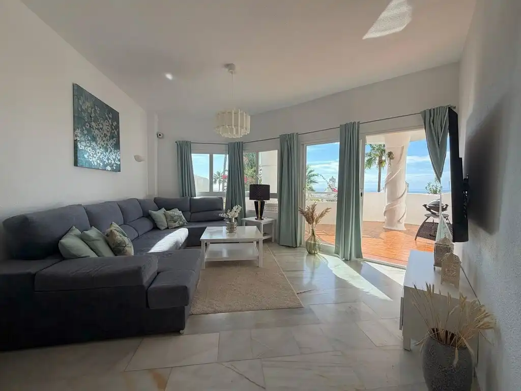 Wohnzimmer von Erdgeschoss zum Verkauf in Mijas mit Klimaanlage, Terrasse und Möbliert