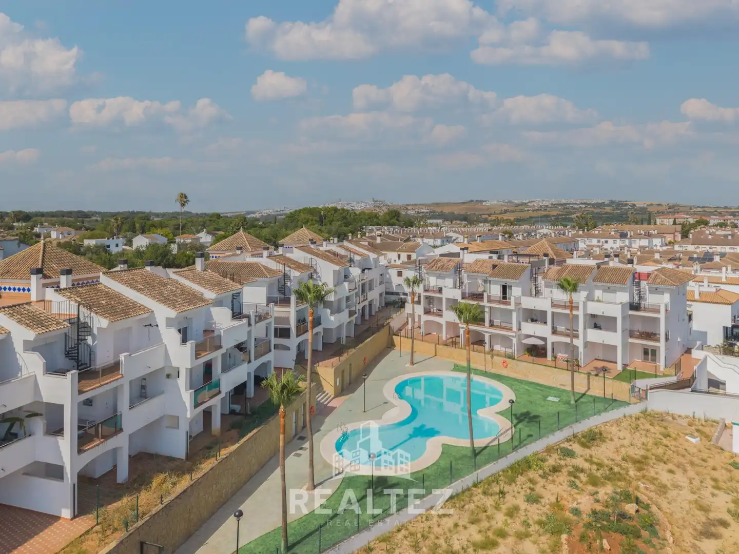 Vista exterior de Piso en venta en Arcos de la Frontera con Terraza y Piscina comunitaria