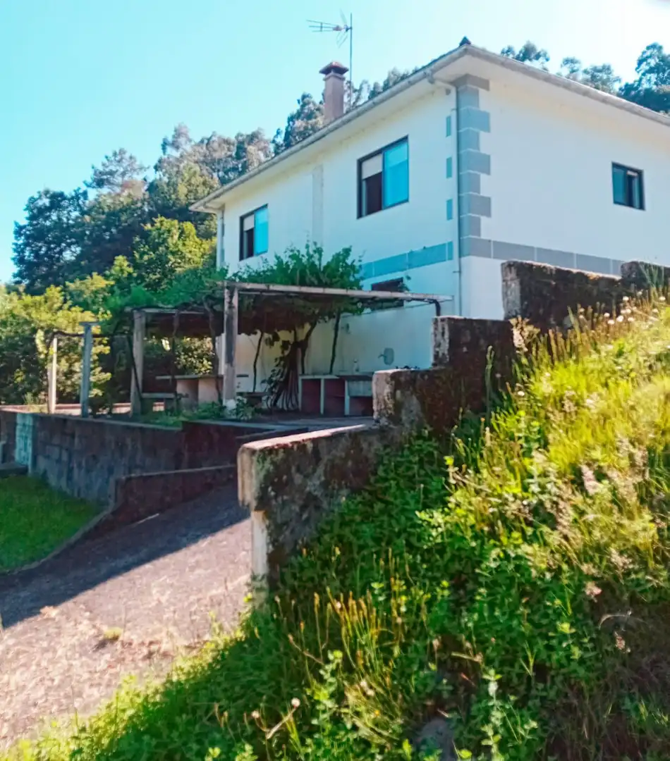 Außenansicht von Haus oder Chalet zum Verkauf in Covelo mit Heizung, Abstellraum und Möbliert