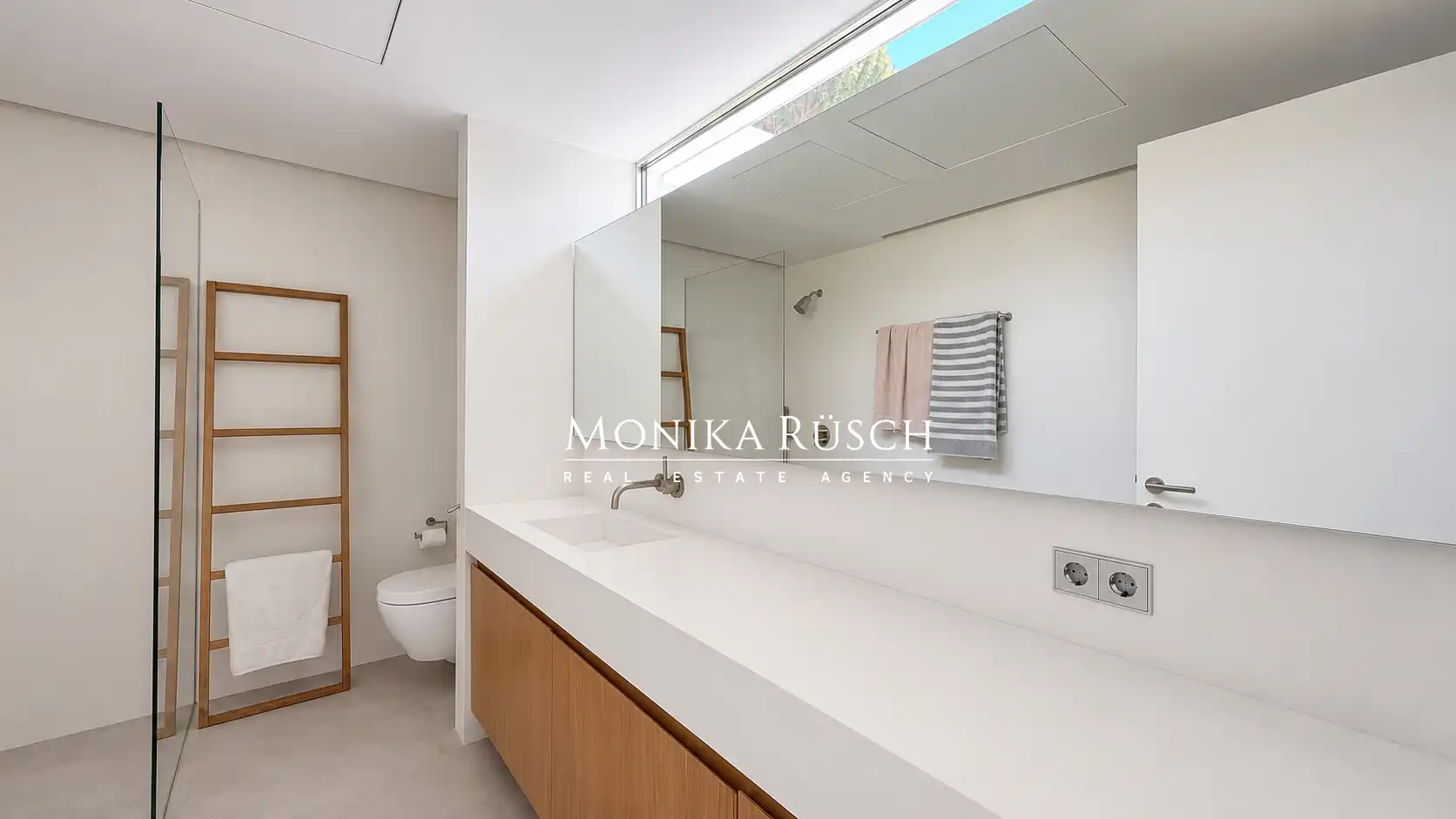 Bathroom of Houses for rent in Castelldefels  with Air Conditioner, Heating and Private garden
