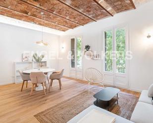 Sala d'estar de Apartament de lloguer en  Barcelona Capital amb Aire condicionat, Calefacció i Parquet