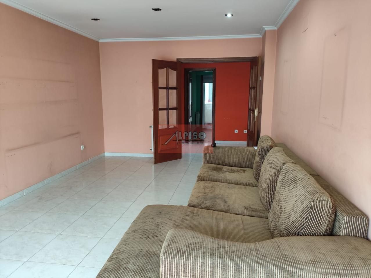 Sala de estar de Piso en venta en O Carballiño   con Calefacción y Parquet