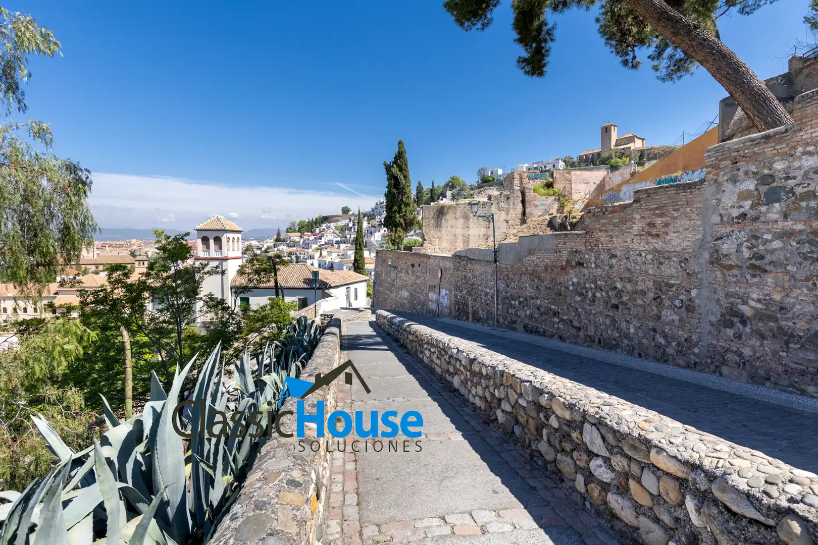 Vista exterior de Casa adosada en venta en Granada con Terraza, Amueblado y Horno