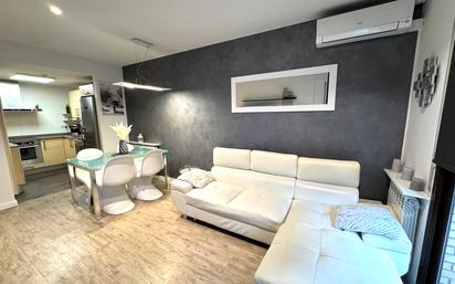 Living room of Flat for sale in Callús  with Air Conditioner, Heating and Parquet flooring