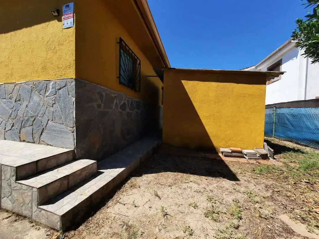 Vista exterior de Casa o chalet en venta en Escalona con Calefacción y Alarma