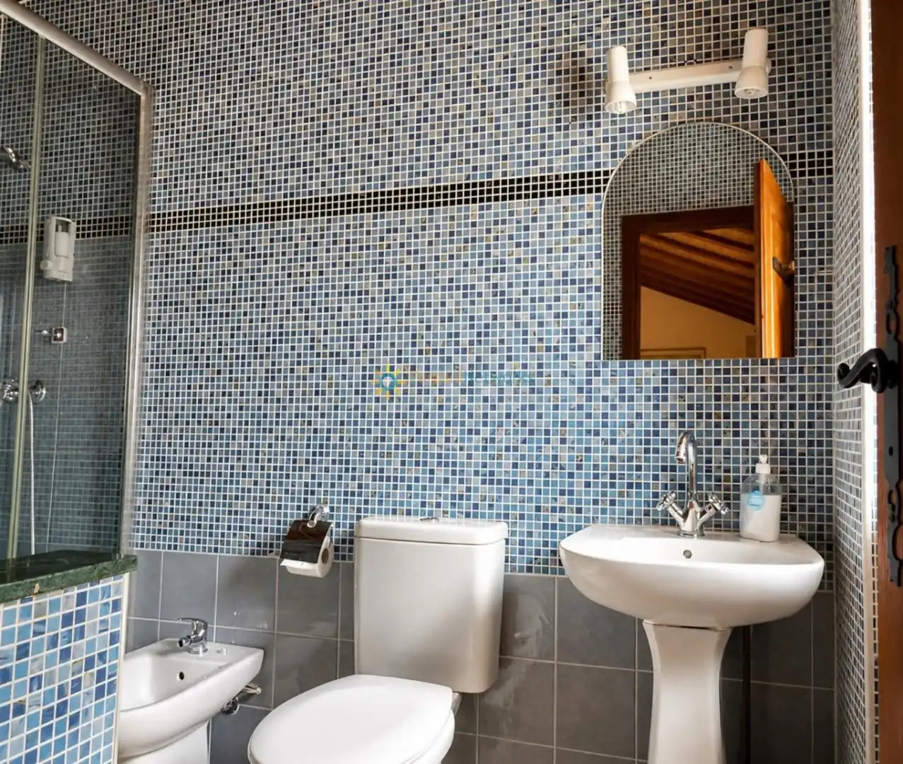Badezimmer von Geschaftsraum zum Verkauf in El Palomar mit Klimaanlage, Terrasse und Möbliert