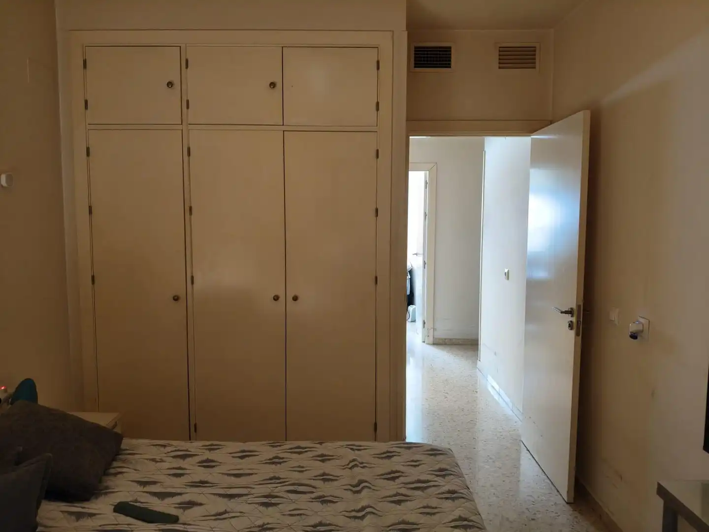 Bedroom of Flat for sale in Sevilla