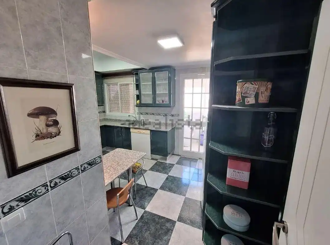 Cocina de Piso de alquiler en Sevilla con Aire acondicionado, Amueblado y Piscina comunitaria